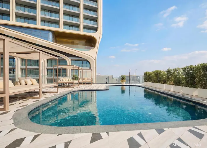 Mercury Designer With Pool Access דירה