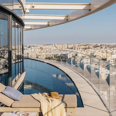 Mercury Designer With Pool Access