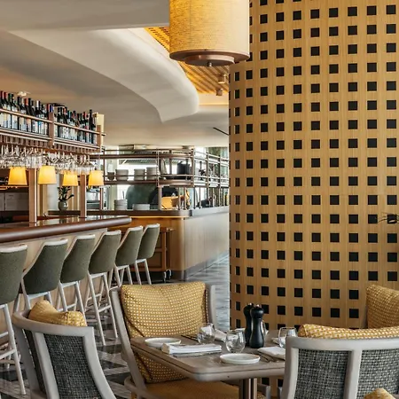 Mercury Designer With Pool Access Appartamento