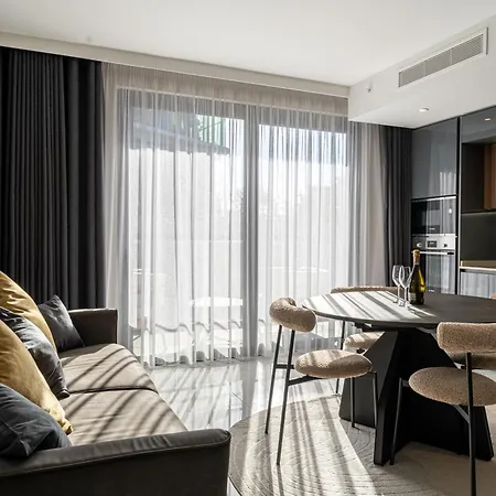 Mercury Designer With Pool Access