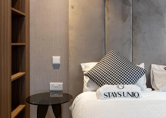 アパート Mercury Designer With Pool Access *